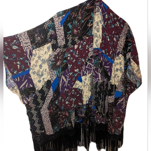 Artizia Talula Patchwork Floral Short Sleeve Fringe Kimono - Picture 4 of 6